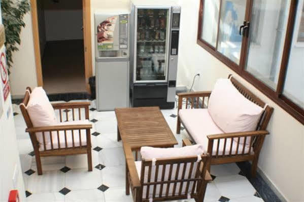 Hostal Margarita La Línea de la Concepción 外观 照片